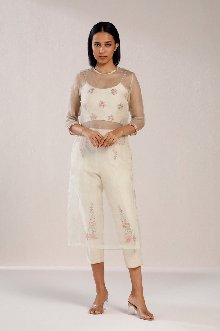 WHITE FLORAL CROP TOP AND PANTS