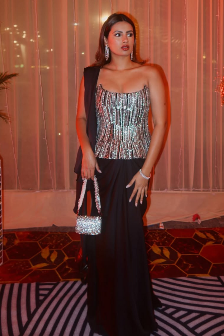 Ashna Hegde in Black beauty drape saree