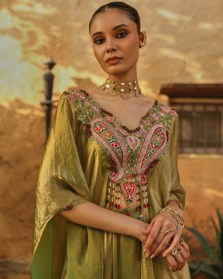 Aari goonj kaftan set