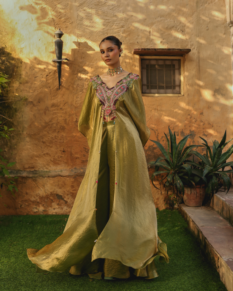 Aari goonj kaftan set