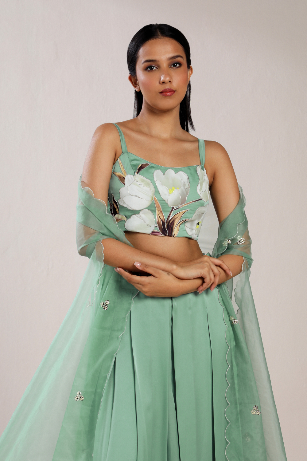 APPLIQUE FLORAL TOP AND PLEATED PLAZZO SET